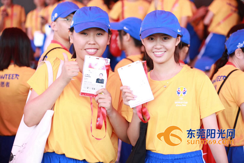 刘国梁说她干净孙颖莎26岁19冠深夜训练完奶音自夸：莎莎真棒