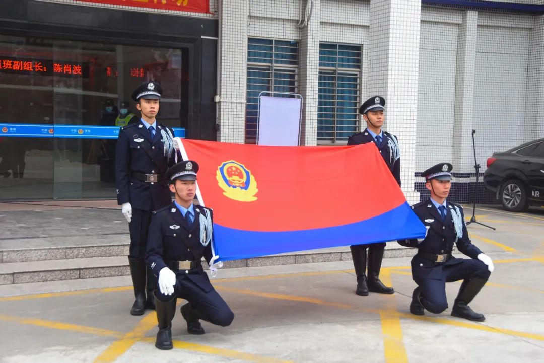 中国人民警察节:致敬为人民服务的警察叔叔|平安中堂