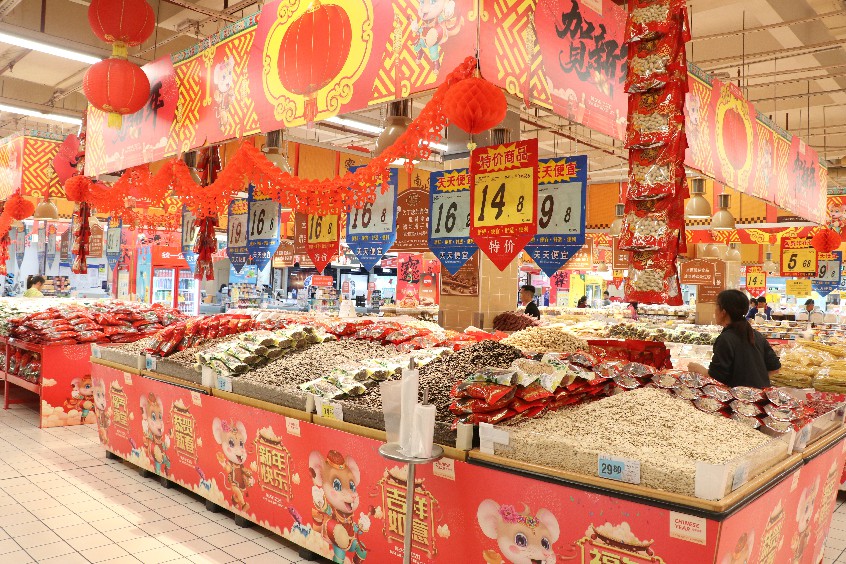 大朗各大商场超市年货大街登场迎新春