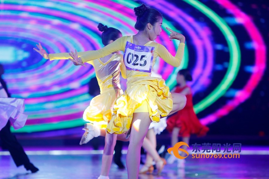 春之圆舞曲2020年东莞市新年舞会华丽落幕市民热舞迎新年