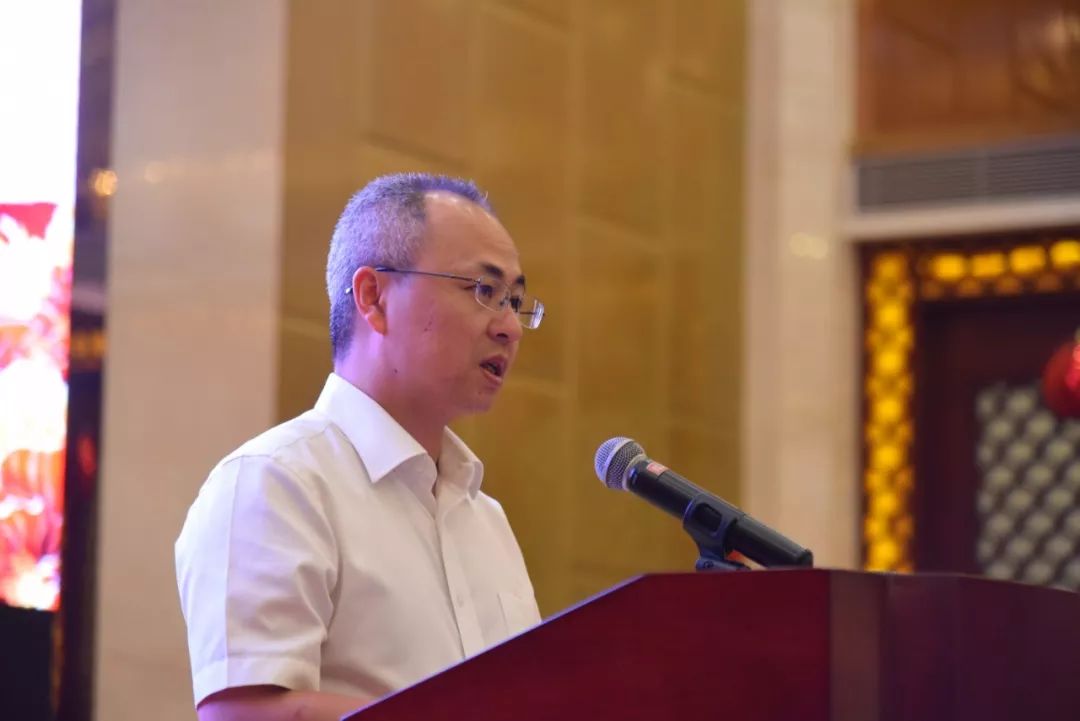 镇党委副书记,镇长叶淦奎活动中宣读表彰通报▲镇领导班子成员为