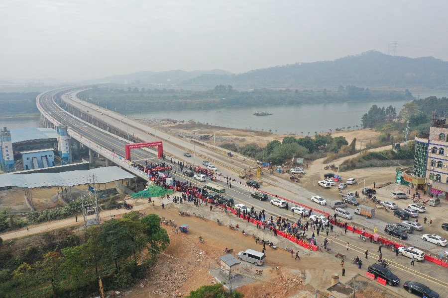 省道s255线博罗龙桥东江大桥跨越东江连接惠州市博罗县龙溪镇和东莞市