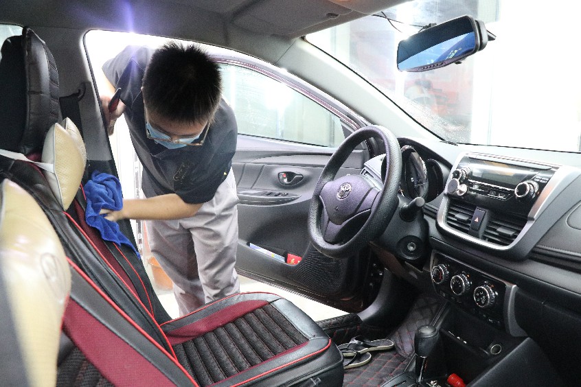 大朗汽车美容店车内消毒生意火爆