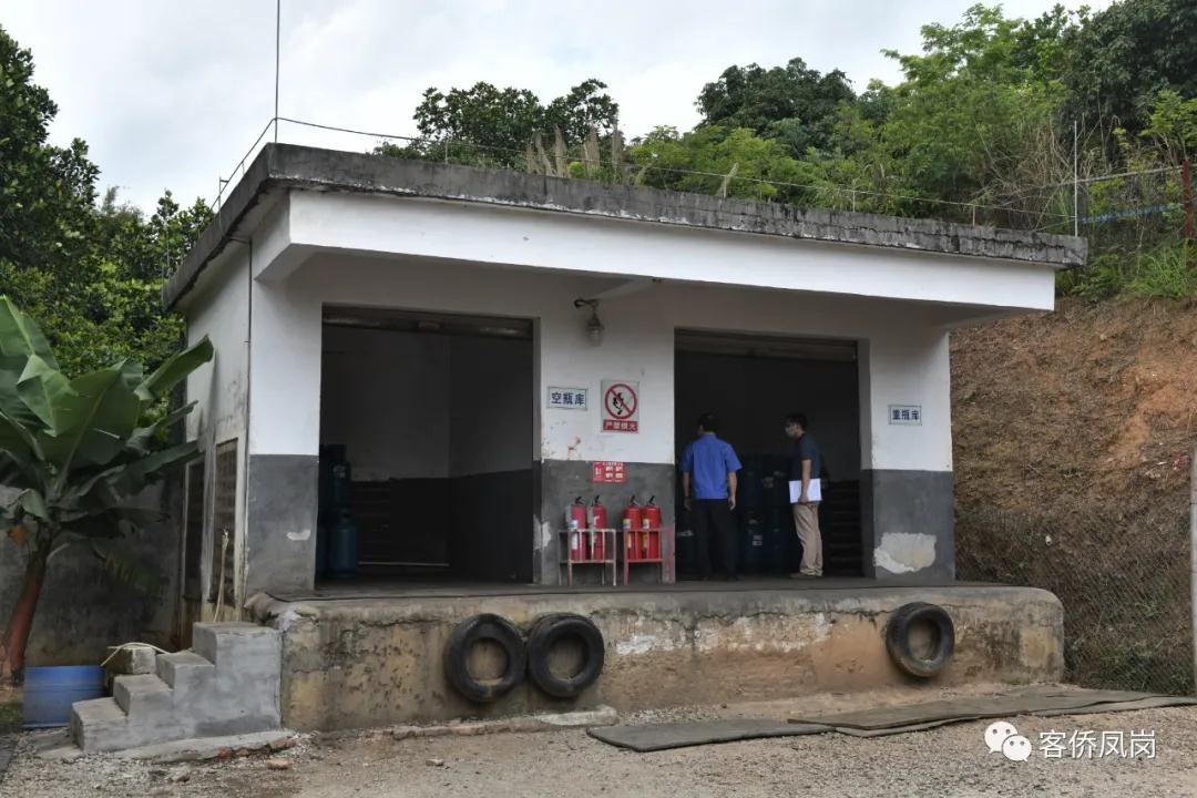 凤岗开展瓶装液化气供应站安全大检查