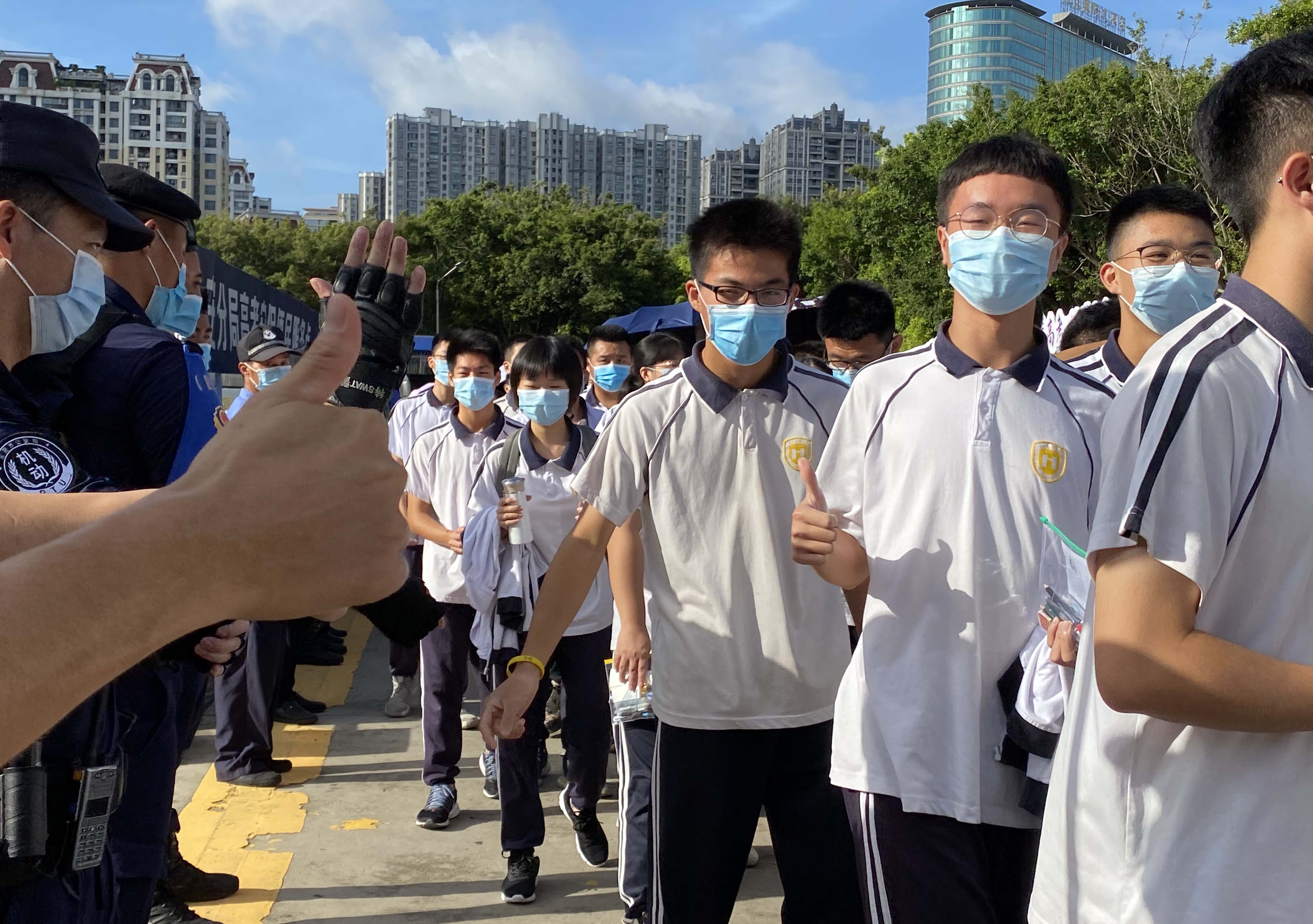 高考首日 虎门中学考点顺利开考-知东莞
