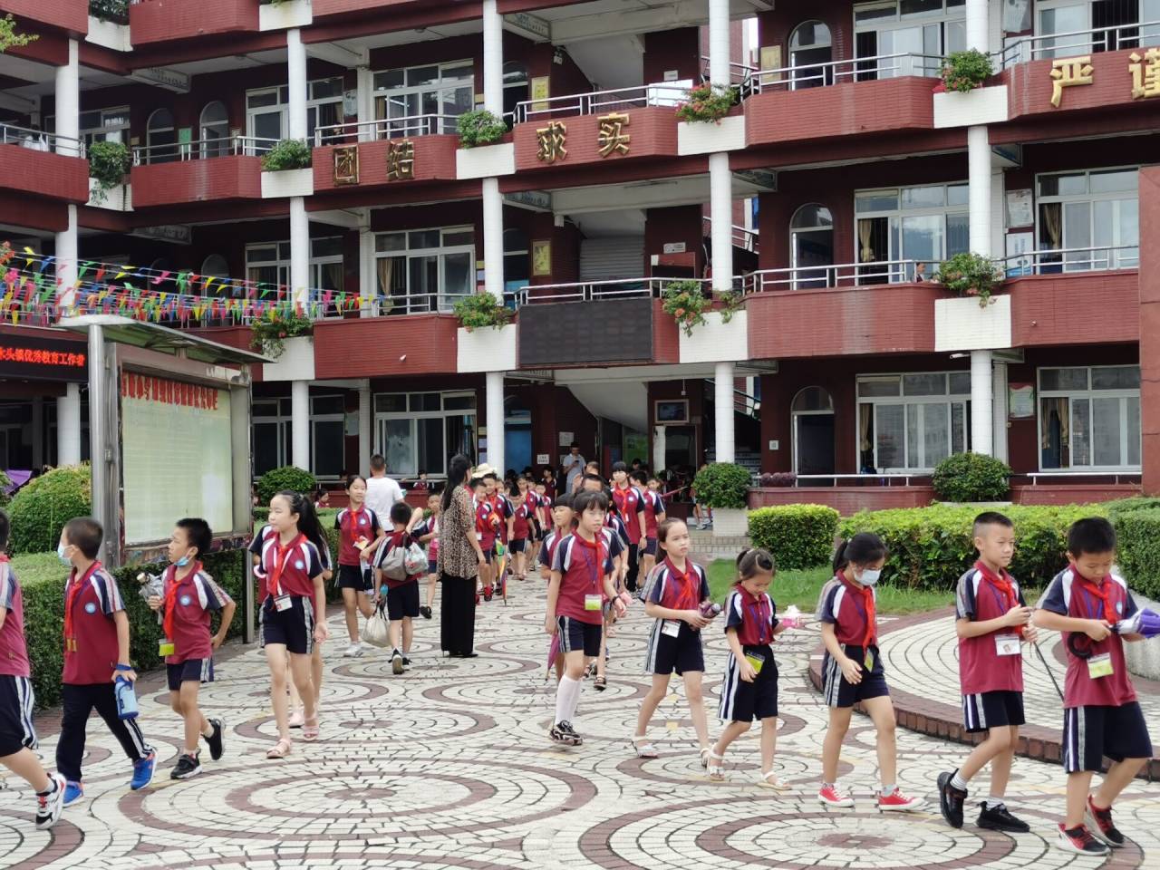 樟木头镇百顺小学图片