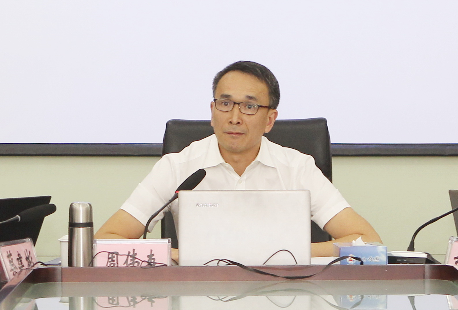 周伟森,尹锡棋,蔡建彬,温泉华等镇领导以及相关单位主要负责人参加