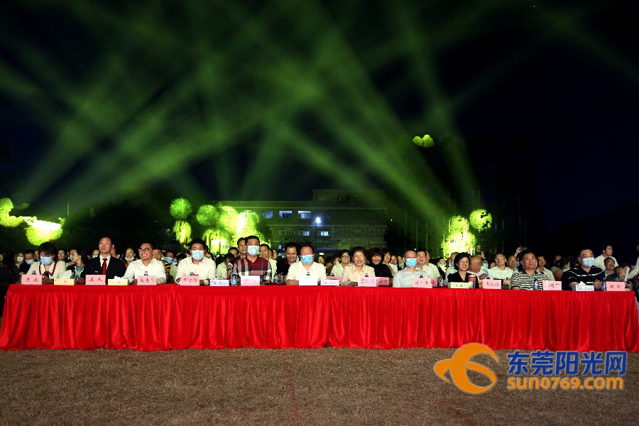 东莞这所品牌学校十五岁了文艺晚会惊艳众人