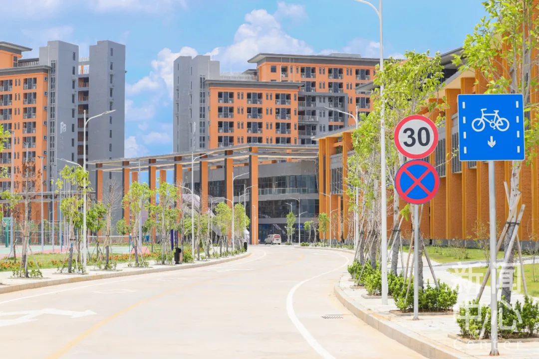 东莞这所高校获评广东民办教育40周年突出贡献机构